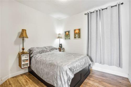 1238 Cannon Street E, Hamilton, ON - Indoor Photo Showing Bedroom