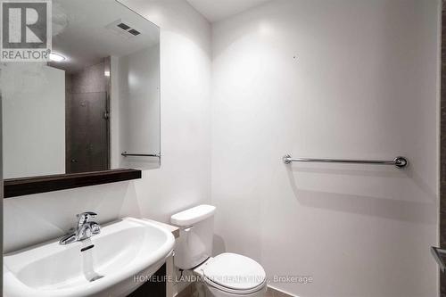 2110 - 208 Queens Quay W, Toronto, ON - Indoor Photo Showing Bathroom