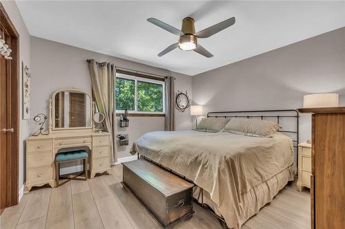 486 Winniett Street, Caledonia, ON - Indoor Photo Showing Bedroom