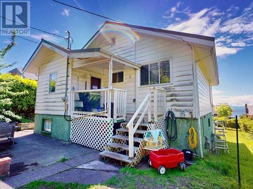 5464 Maple Ave, Powell River, BC - Indoor