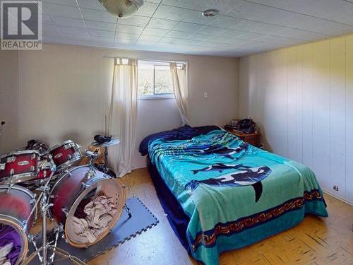 5464 Maple Ave, Powell River, BC - Indoor Photo Showing Living Room