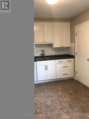 1491 Liveoak Drive, Mississauga, ON - Indoor Photo Showing Kitchen