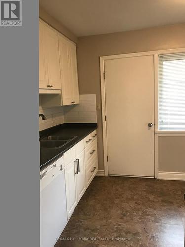 1491 Liveoak Drive, Mississauga, ON - Indoor Photo Showing Kitchen