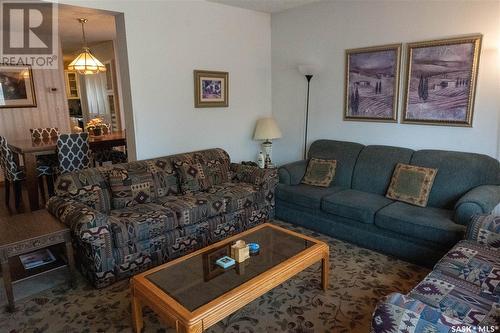 184 Plainsview Drive, Regina, SK - Indoor Photo Showing Living Room