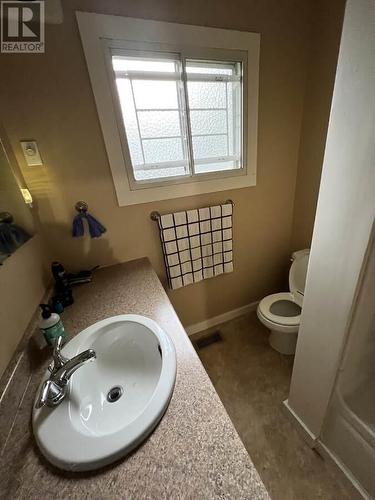 864 Lawson Avenue, Kelowna, BC - Indoor Photo Showing Bathroom