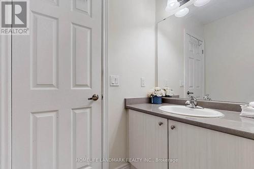 32 Hyacinth Street, Markham, ON - Indoor Photo Showing Bathroom