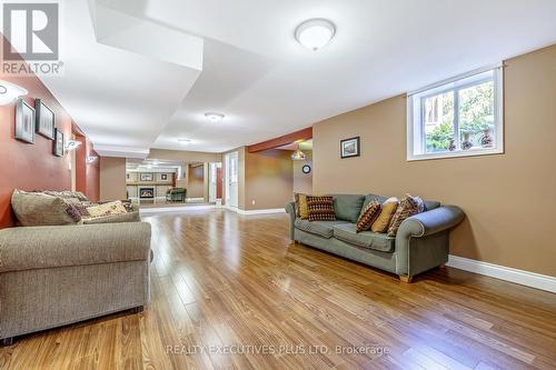 2547 Morrison Avenue, Mississauga, ON - Indoor Photo Showing Living Room