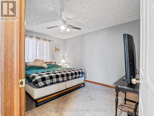 2979 Riselay Avenue, Fort Erie, ON - Indoor Photo Showing Bedroom