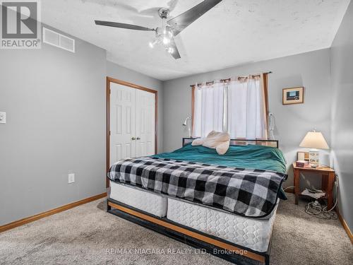 2979 Riselay Avenue, Fort Erie, ON - Indoor Photo Showing Bedroom