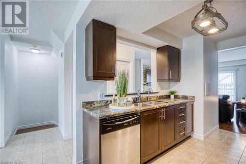 975 Strasburg Road Unit# 22B, Kitchener, ON - Indoor Photo Showing Kitchen With Double Sink