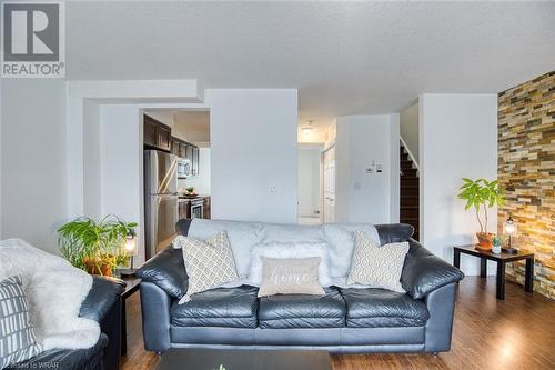 975 Strasburg Road Unit# 22B, Kitchener, ON - Indoor Photo Showing Living Room