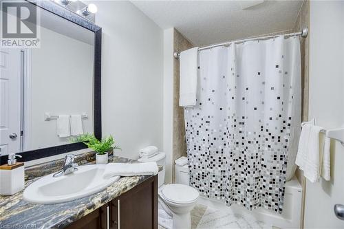 975 Strasburg Road Unit# 22B, Kitchener, ON - Indoor Photo Showing Bathroom