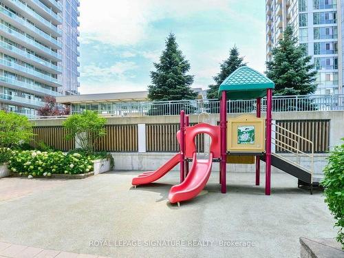 701-220 Burnhamthorpe Rd W, Mississauga, ON - Outdoor