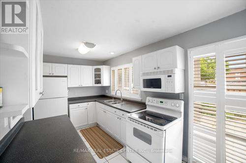 33 - 1020 Central Park Drive, Brampton, ON - Indoor Photo Showing Kitchen With Double Sink