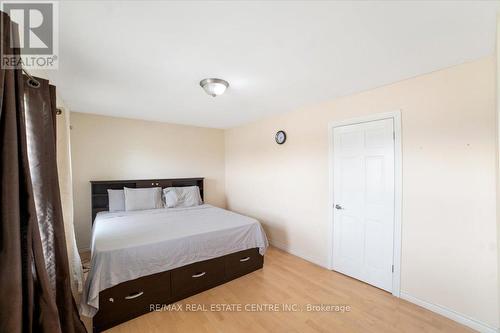 33 - 1020 Central Park Drive, Brampton, ON - Indoor Photo Showing Bedroom