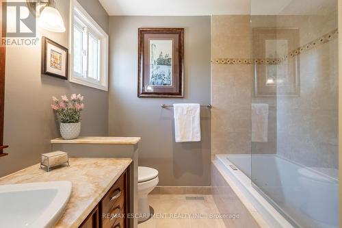 2522 Cavendish Drive, Burlington, ON - Indoor Photo Showing Bathroom