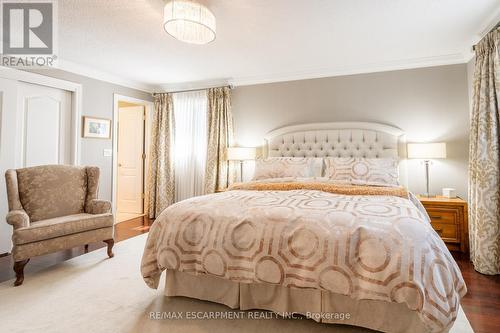 2522 Cavendish Drive, Burlington, ON - Indoor Photo Showing Bedroom