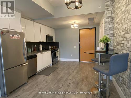 305 - 15 Prince Albert Boulevard, Kitchener, ON - Indoor Photo Showing Kitchen With Stainless Steel Kitchen