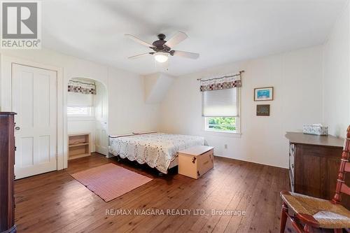 799 Edgemere Road, Fort Erie, ON - Indoor Photo Showing Bedroom