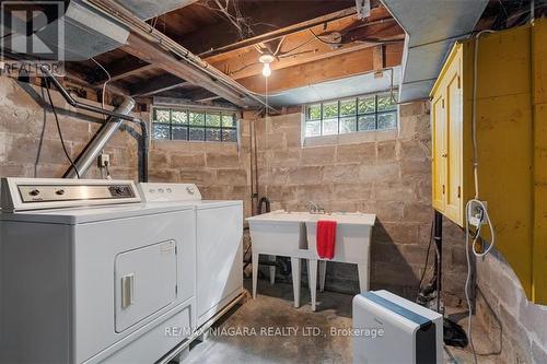 799 Edgemere Road, Fort Erie, ON - Indoor Photo Showing Laundry Room
