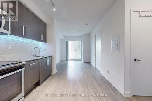 503 - 5180 Yonge Street, Toronto, ON - Indoor Photo Showing Kitchen