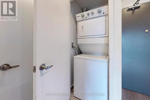 503 - 5180 Yonge Street, Toronto, ON - Indoor Photo Showing Laundry Room