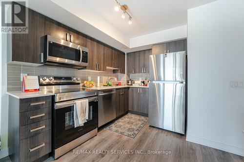 #806 - 1480 Bayly Street, Pickering, ON - Indoor Photo Showing Kitchen With Upgraded Kitchen