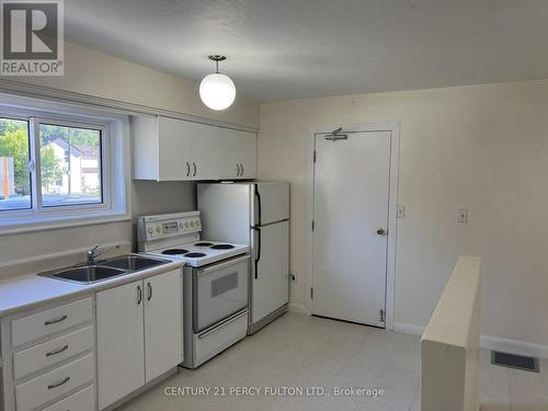 1 - 169 Mary Street N, Oshawa (O'Neill), ON - Indoor Photo Showing Kitchen With Double Sink