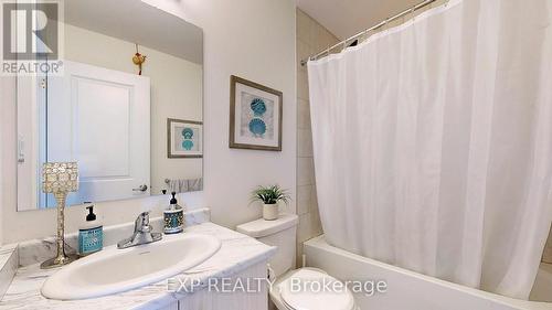 19 Massachusetts Lane, Markham, ON - Indoor Photo Showing Bathroom