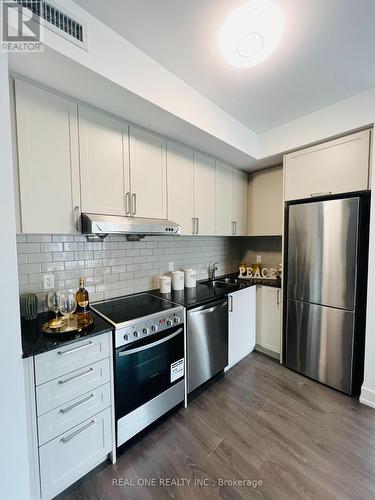 510W - 268 Buchanan Drive, Markham (Unionville), ON - Indoor Photo Showing Kitchen With Upgraded Kitchen