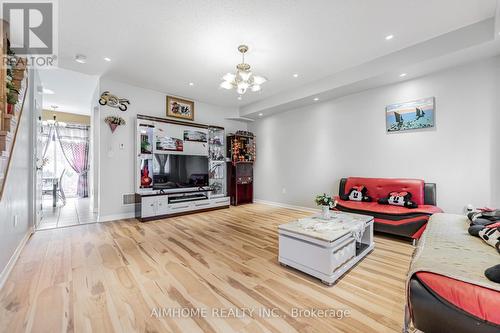 5 Dearie Lane, Markham, ON - Indoor Photo Showing Living Room