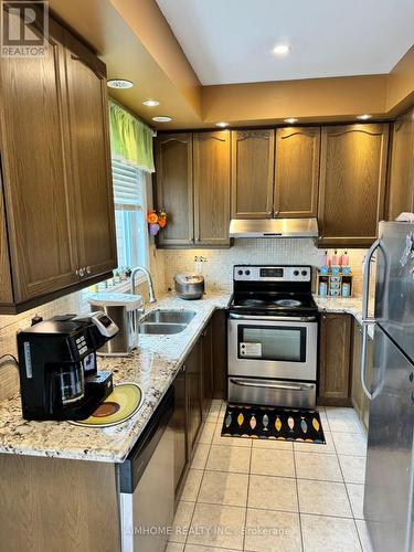 5 Dearie Lane, Markham, ON - Indoor Photo Showing Kitchen With Double Sink