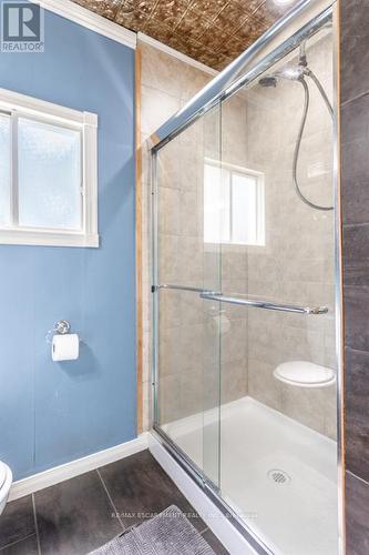 1539 Brock Road, Hamilton, ON - Indoor Photo Showing Bathroom