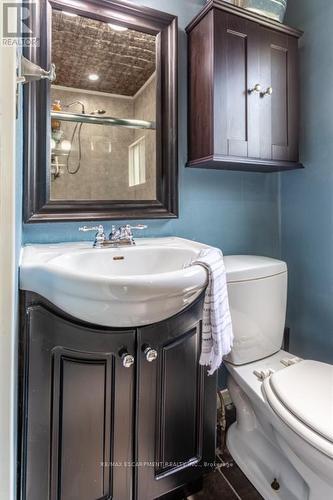 1539 Brock Road, Hamilton, ON - Indoor Photo Showing Bathroom