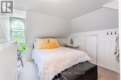 1539 Brock Road, Hamilton, ON - Indoor Photo Showing Bedroom