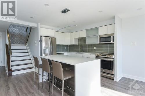 505 St Laurent Boulevard Unit#301, Ottawa, ON - Indoor Photo Showing Kitchen With Upgraded Kitchen