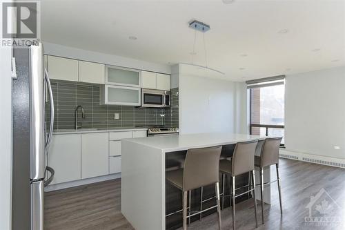 505 St Laurent Boulevard Unit#301, Ottawa, ON - Indoor Photo Showing Kitchen With Upgraded Kitchen