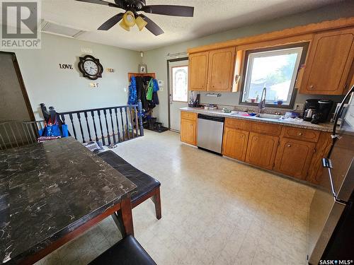 1031 Montgomery Street, Moose Jaw, SK - Indoor Photo Showing Kitchen With Double Sink