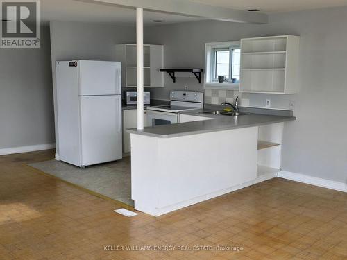 Suite 1 - 133 Wellington Main Street, Prince Edward County, ON - Indoor Photo Showing Kitchen