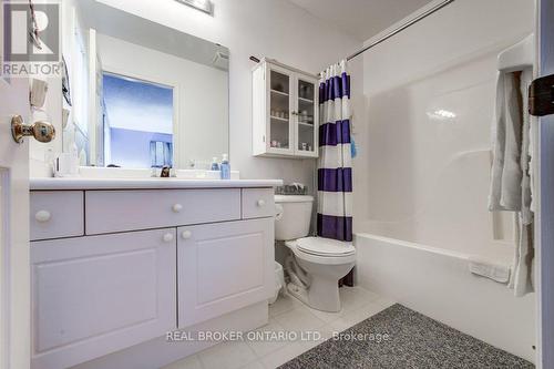 145 Spyer Road, London, ON - Indoor Photo Showing Bathroom