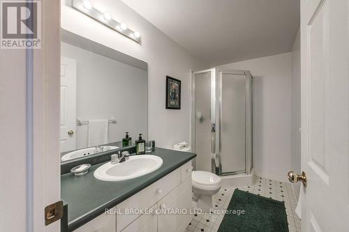145 Spyer Road, London, ON - Indoor Photo Showing Bathroom