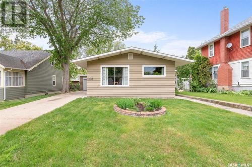 1116 3Rd Avenue Nw, Moose Jaw, SK - Outdoor