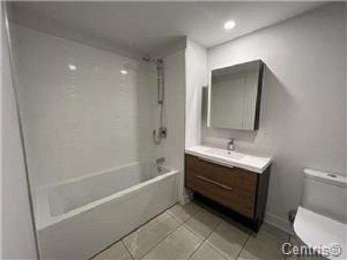 Salle de bains - 113-1431 Av. De La Gare, Mascouche, QC - Indoor Photo Showing Bathroom