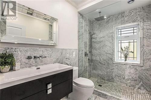 107 Blackburn Avenue, Ottawa, ON - Indoor Photo Showing Bathroom