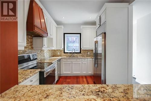 107 Blackburn Avenue, Ottawa, ON - Indoor Photo Showing Kitchen With Upgraded Kitchen