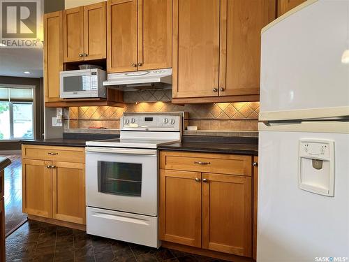 727 12Th Street, Humboldt, SK - Indoor Photo Showing Kitchen