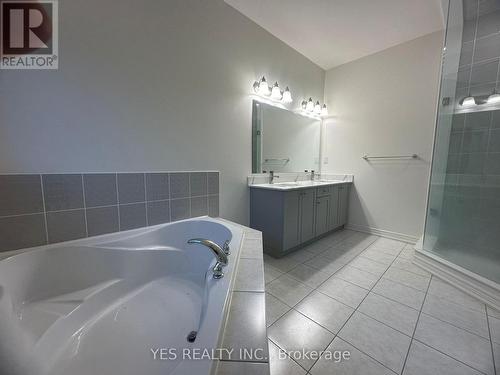 25 Unwind Crescent, Brampton, ON - Indoor Photo Showing Bathroom