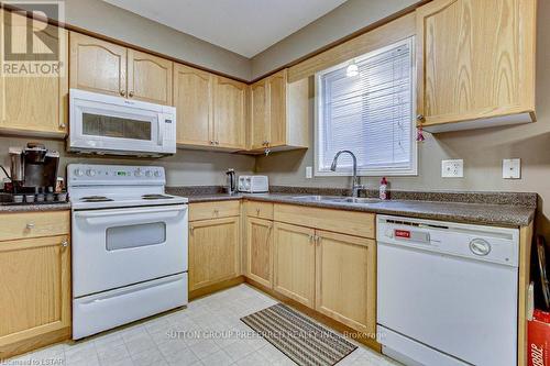 864 Marigold Street, London, ON - Indoor Photo Showing Kitchen With Double Sink