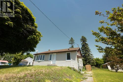 106 Whites Road, Quinte West, ON - Outdoor