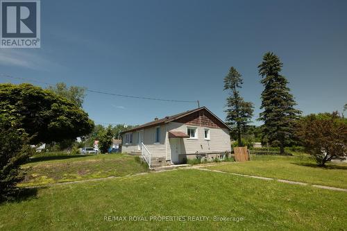 106 Whites Road, Quinte West, ON - Outdoor